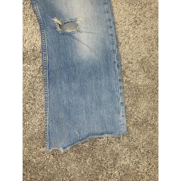 Levi's 512 Size 33 Waist and 28-inch Inseam Bootcut Distressed Button Fly - Picture 6 of 11